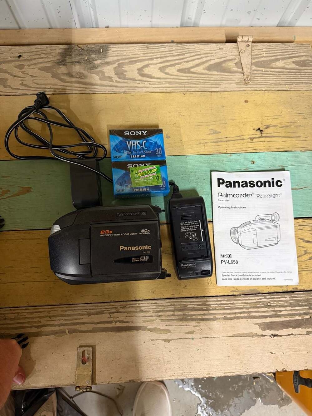 Panasonic Palmcorder PalmSight PV-L658 VHS-C Camcorder with AC Adapter & Manual